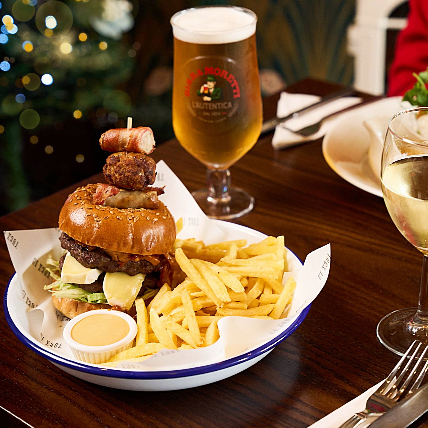 Festive Lunch & Dinner at The Queen Of The Loch in Balloch